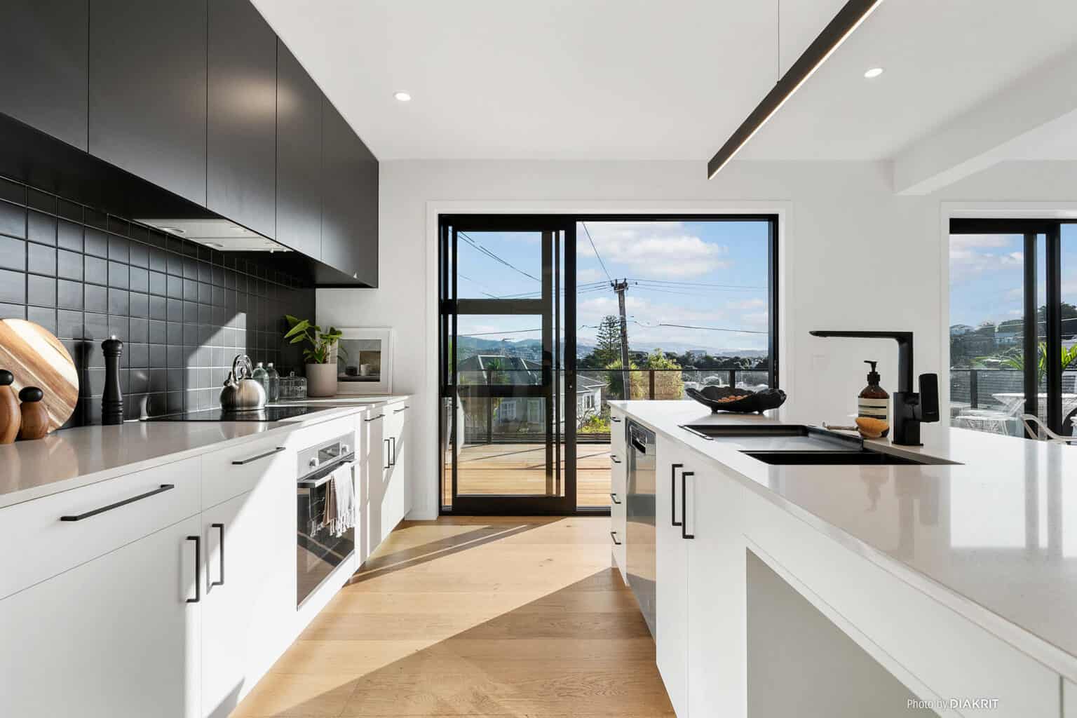 6 Tips for Choosing Your Kitchen Handles - Nordzco Hostess Kitchens